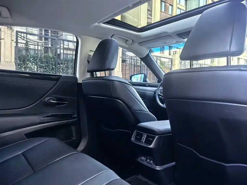 Lexus ES 2021 из CN, фото 10