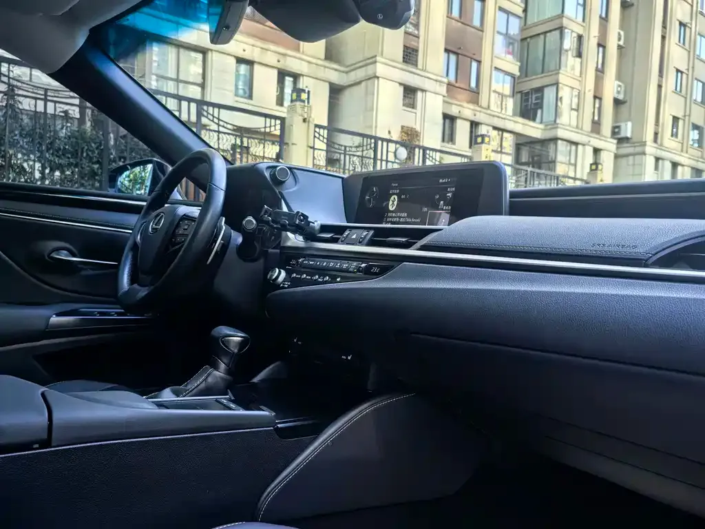 Lexus ES 2021 из CN, фото 9