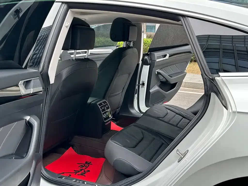 Volkswagen CC 2022 из CN, фото 7