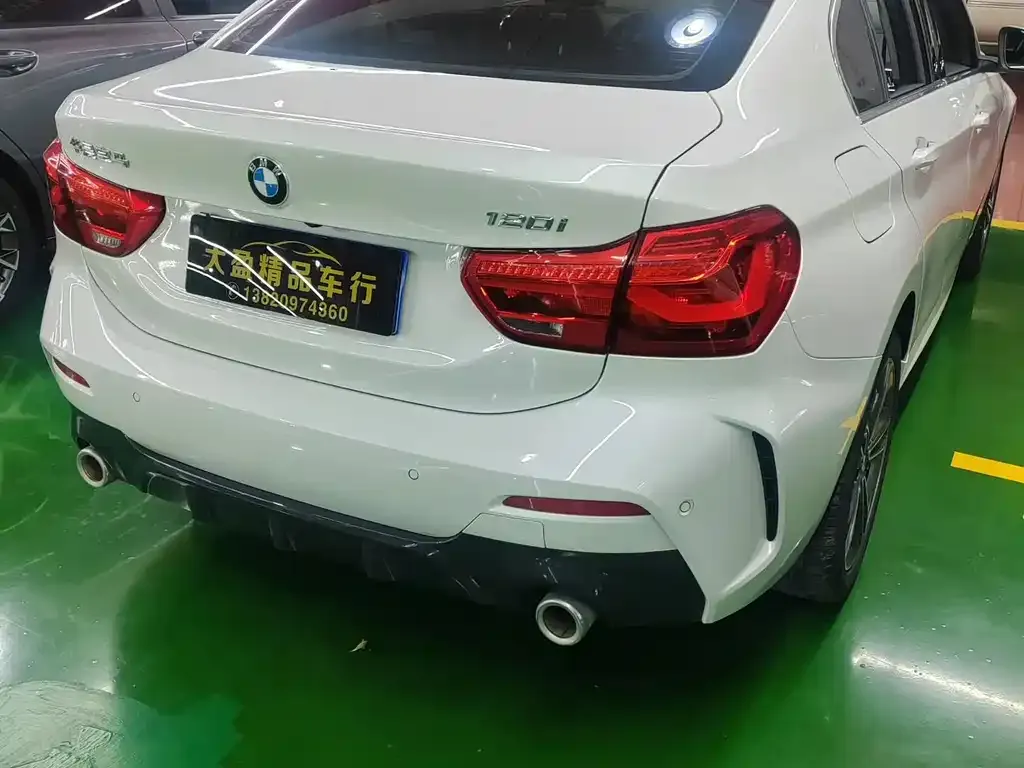 BMW 1 Series 2023 из CN, фото 2