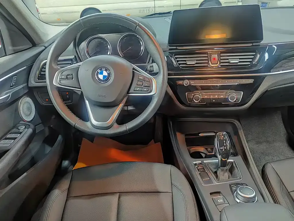 BMW 1 Series 2023 из CN, фото 6