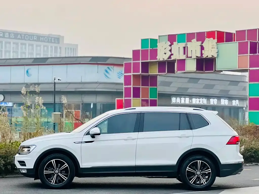 Volkswagen Tiguan L 2021 из CN, фото 3