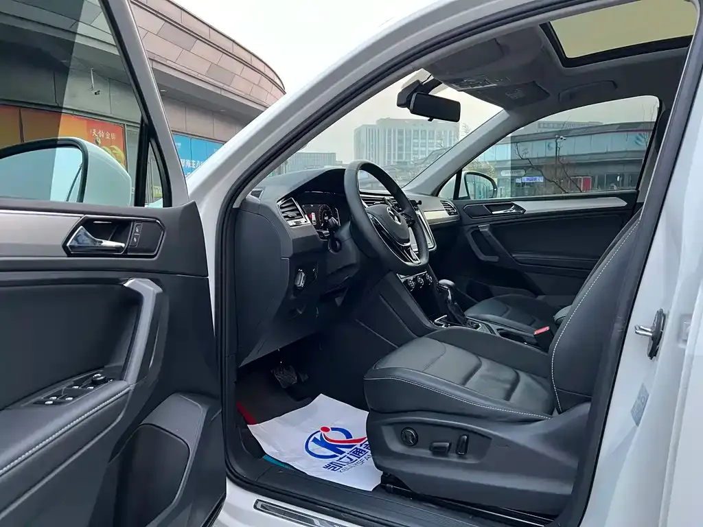 Volkswagen Tiguan L 2021 из CN, фото 6