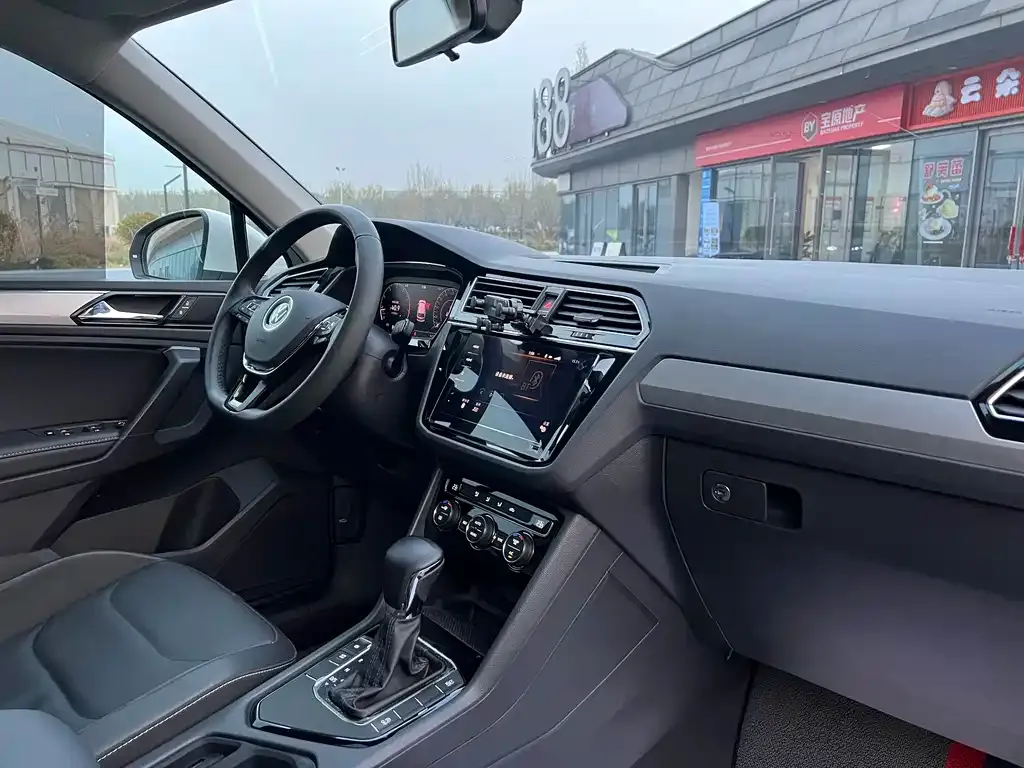 Volkswagen Tiguan L 2021 из CN, фото 7