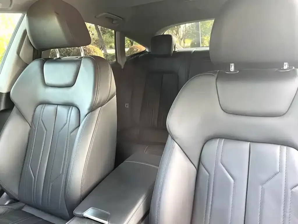 Audi A7 2021 из CN, фото 6