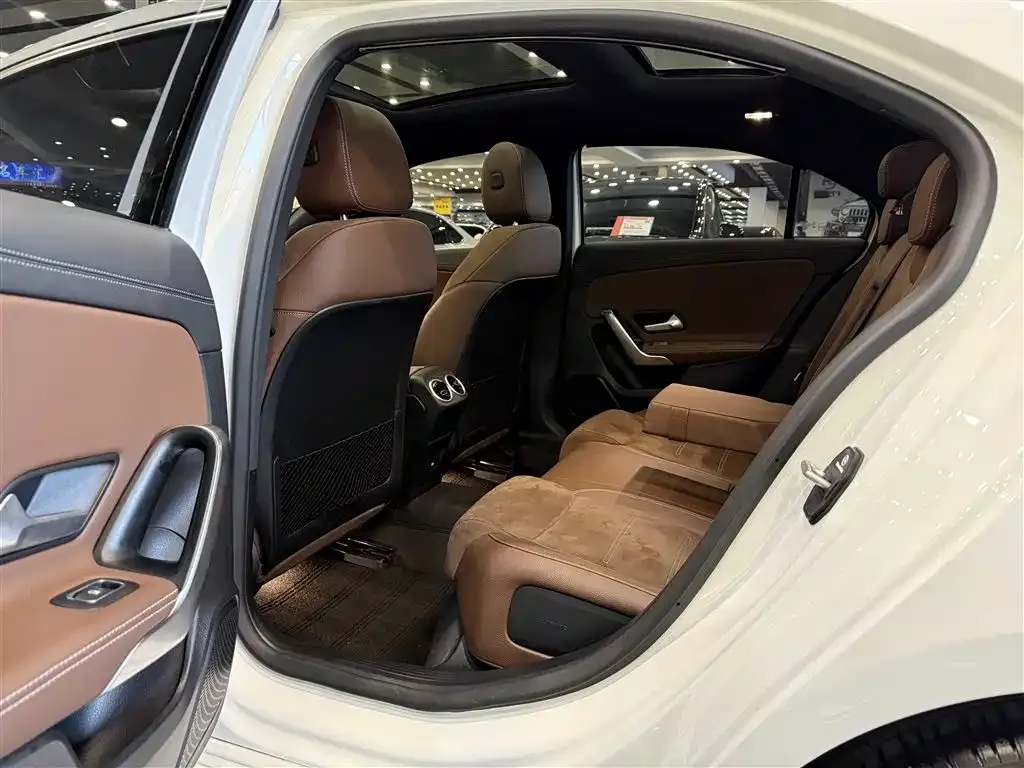 Mercedes-Benz A-Class 2024 из CN, фото 5