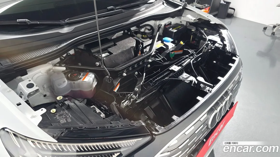 Audi Q4 e-tron 2024 из KR, фото 6