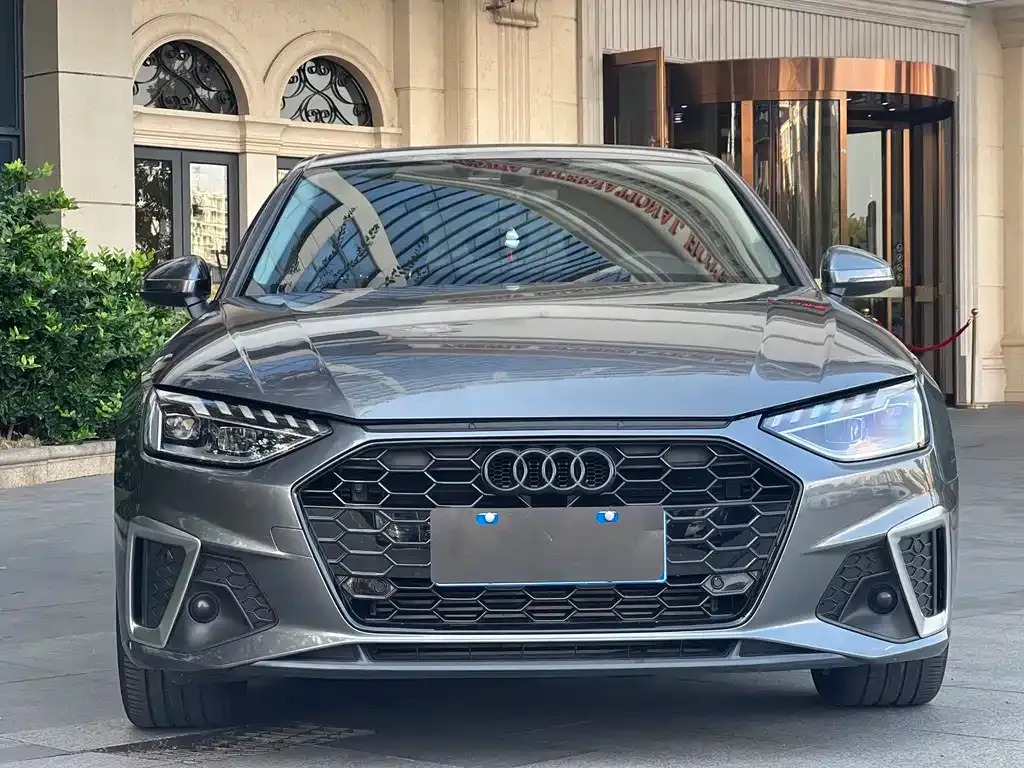 Audi A4L 2021 из CN, фото 2