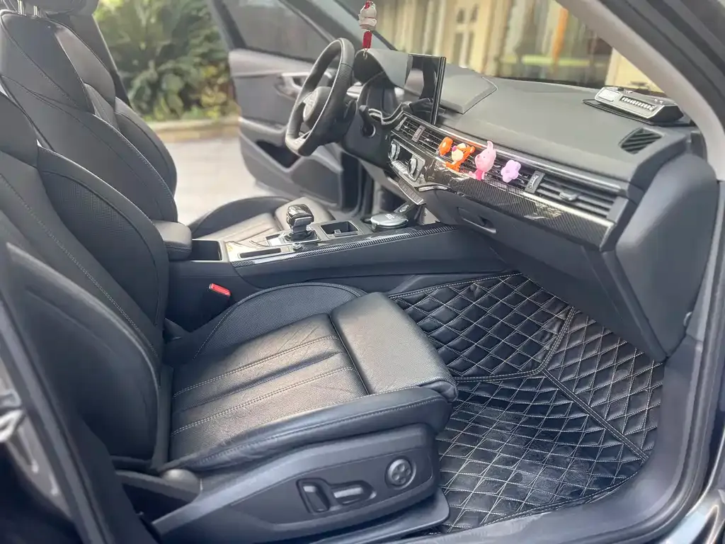 Audi A4L 2021 из CN, фото 7