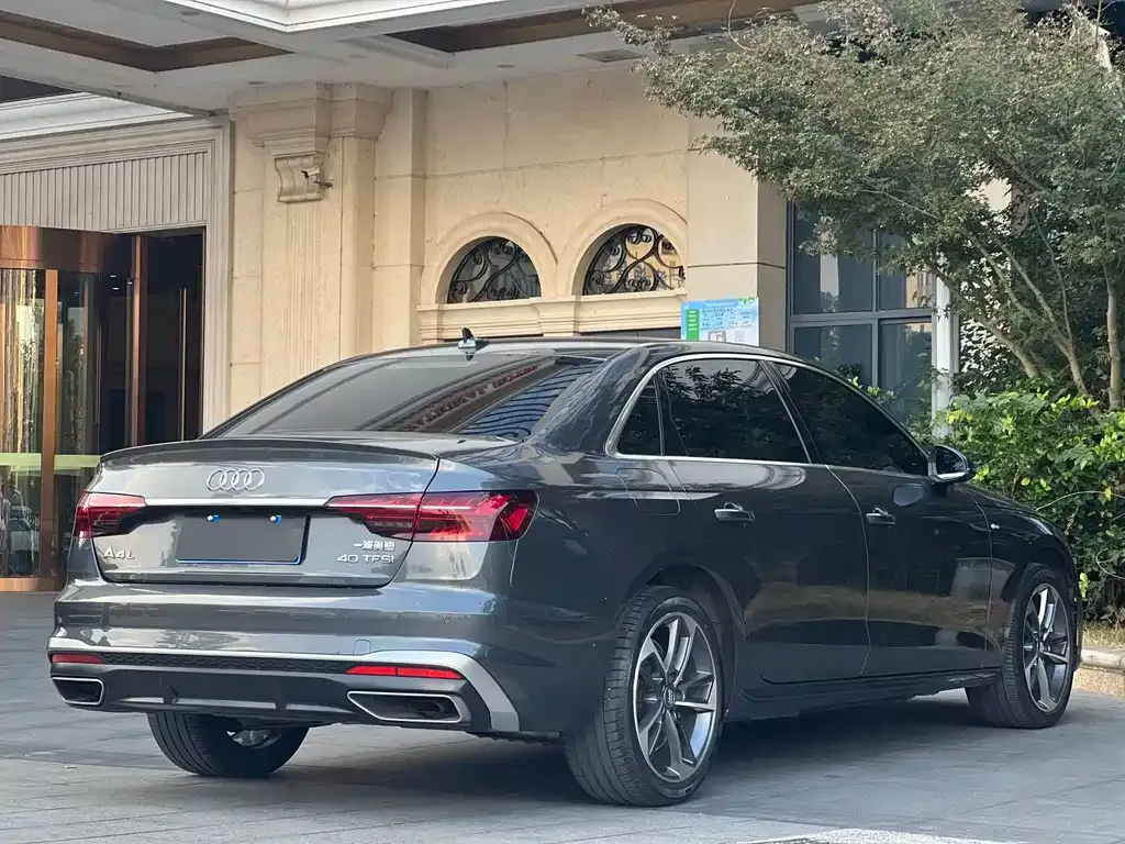 Audi A4L 2021 из CN, фото 9