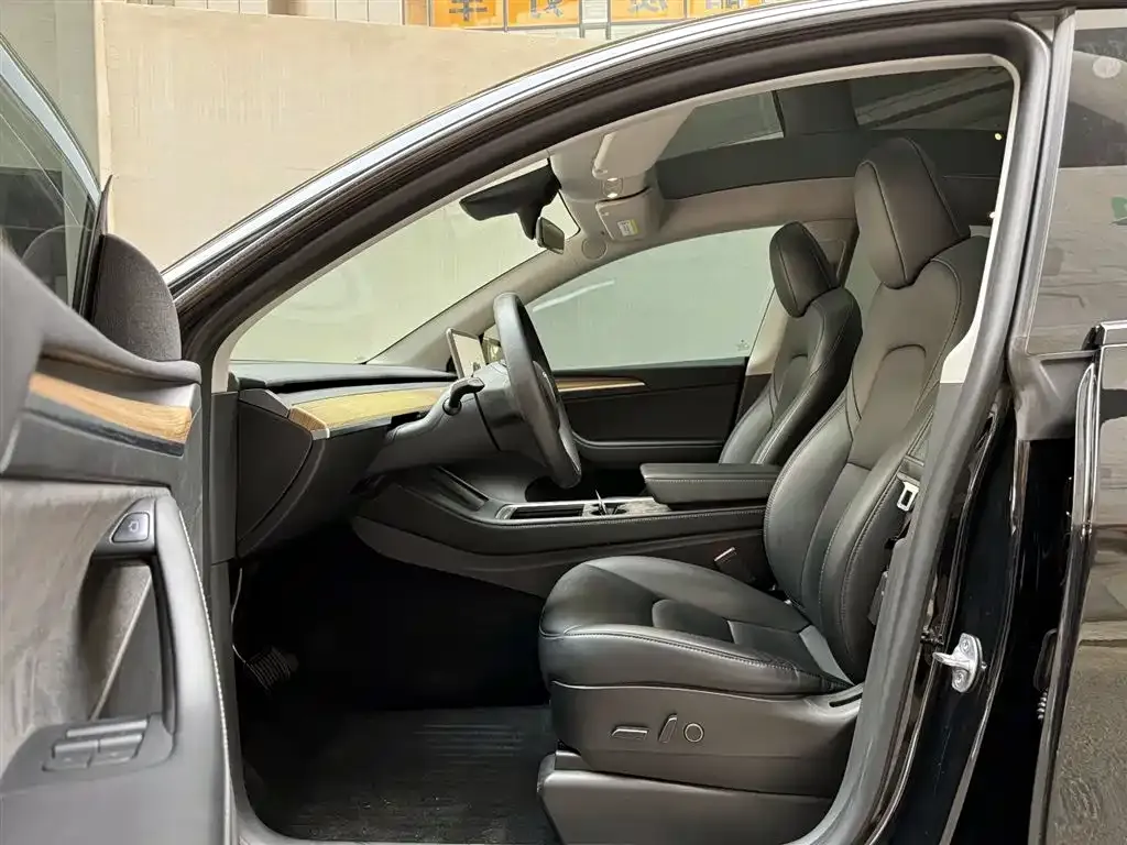 Tesla Model Y 2023 из CN, фото 9