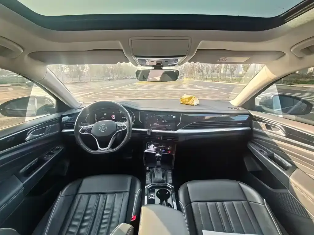 Volkswagen Passat 2023 из CN, фото 4