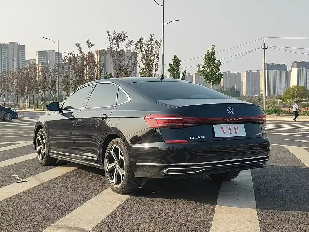 Volkswagen Passat 2023 из CN, фото 7