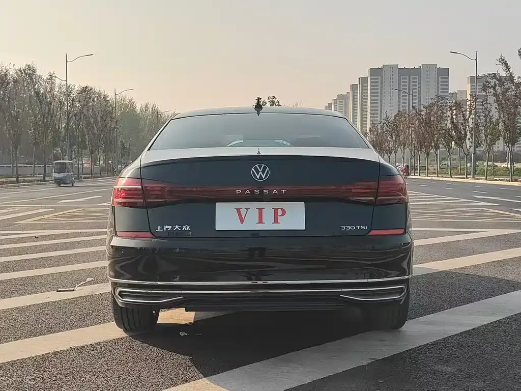 Volkswagen Passat 2023 из CN, фото 8