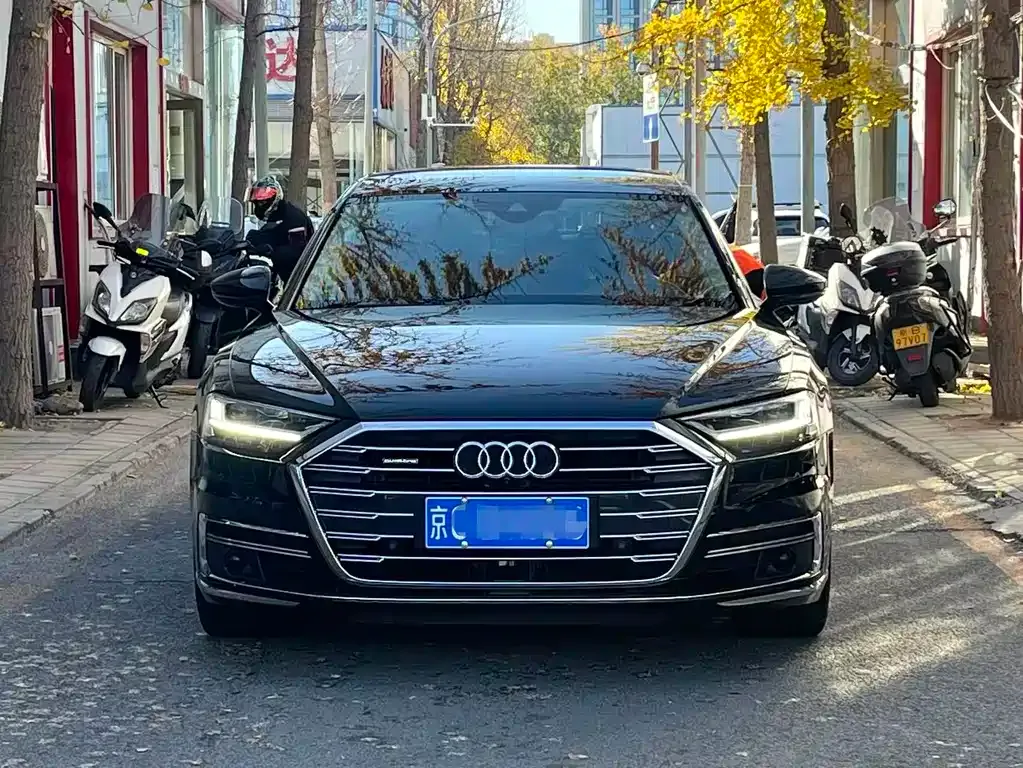 Audi A8 2021 из CN, фото 2