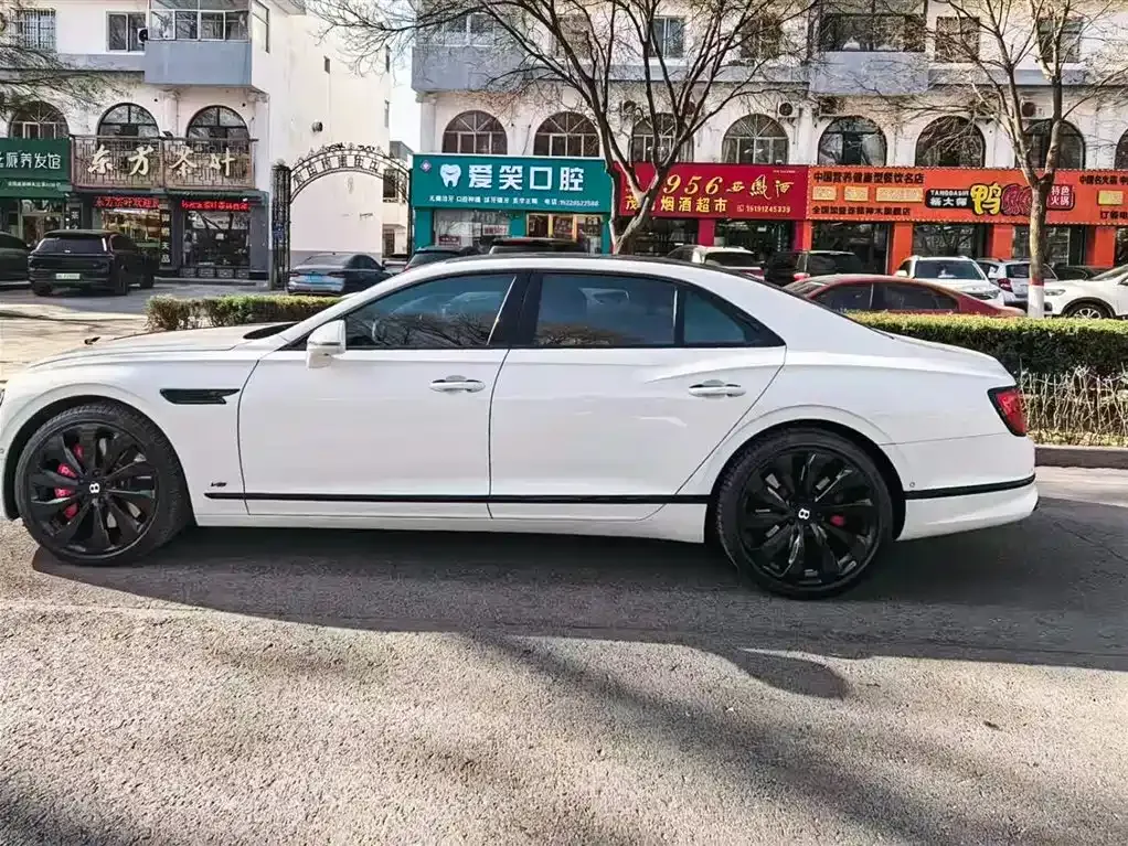Bentley Flying Spur 2023 из CN, фото 3