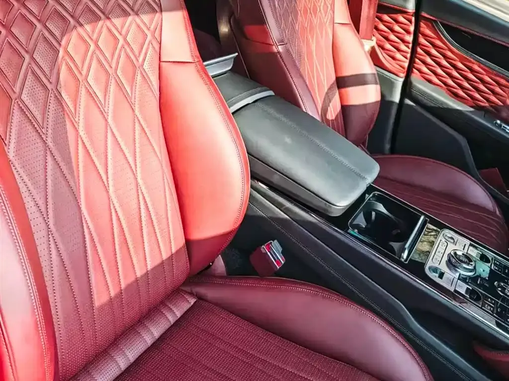 Bentley Flying Spur 2023 из CN, фото 8