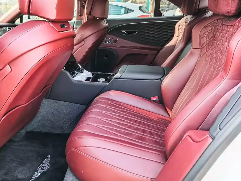 Bentley Flying Spur 2023 из CN, фото 9