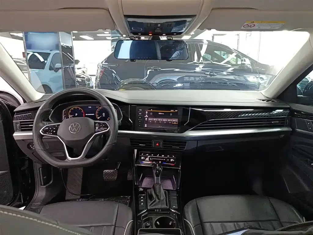Volkswagen Passat 2023 из CN, фото 10