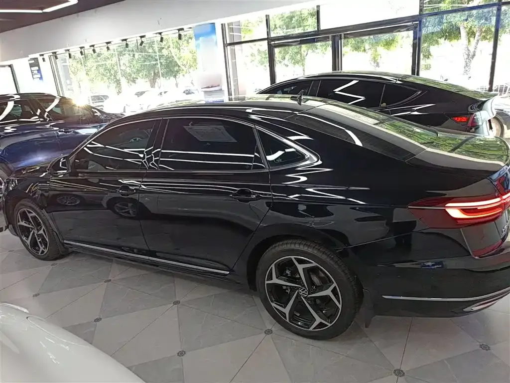 Volkswagen Passat 2023 из CN, фото 5