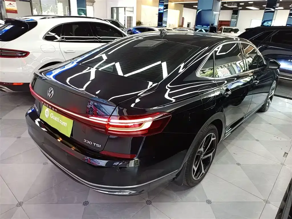 Volkswagen Passat 2023 из CN, фото 7