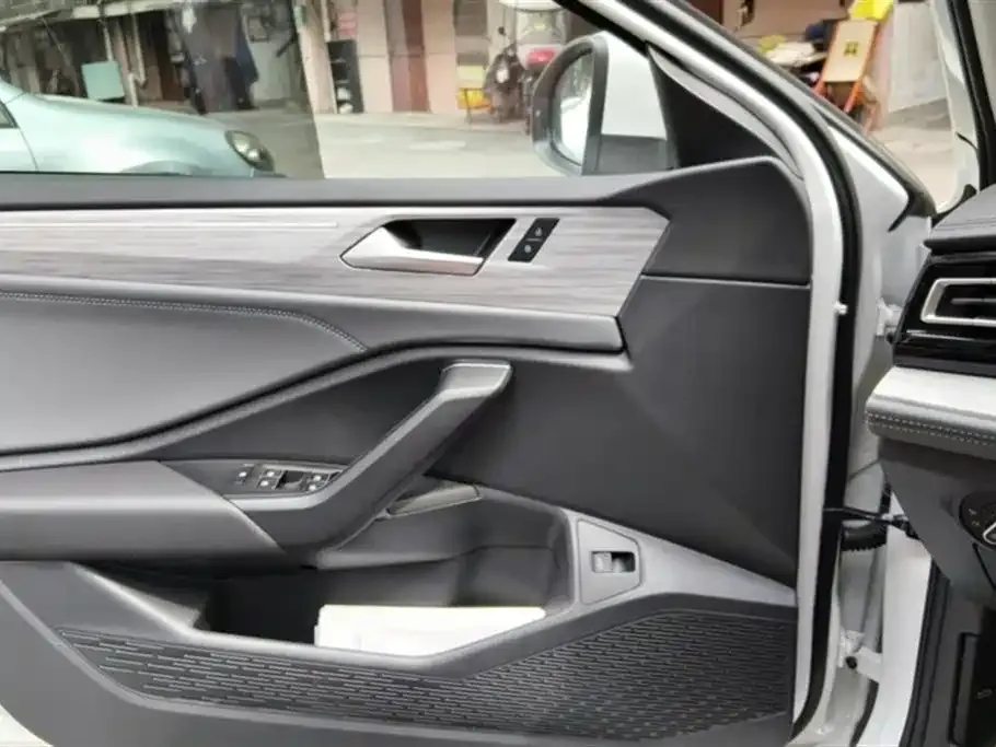Volkswagen Sagitar 2023 из CN, фото 7