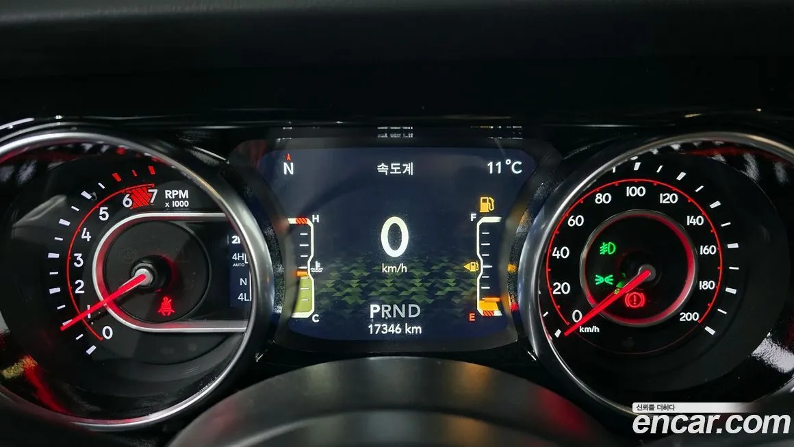 Jeep Wrangler 2021 из KR, фото 8