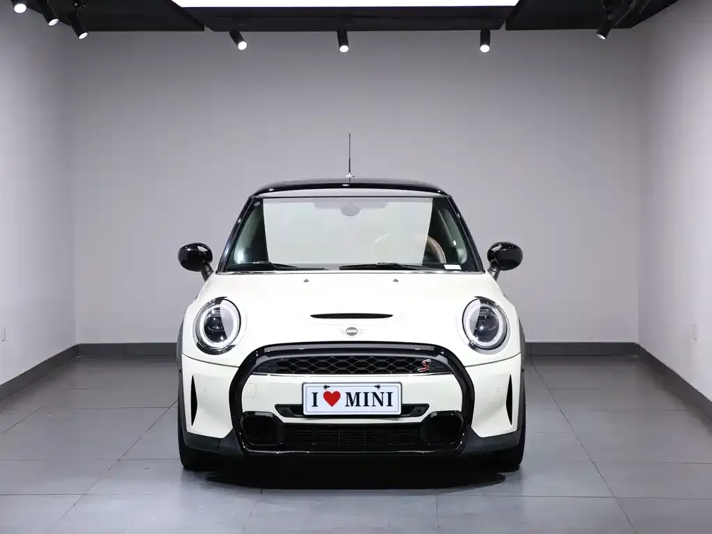 MINI Cooper (3-door) 2021 из CN, фото 2