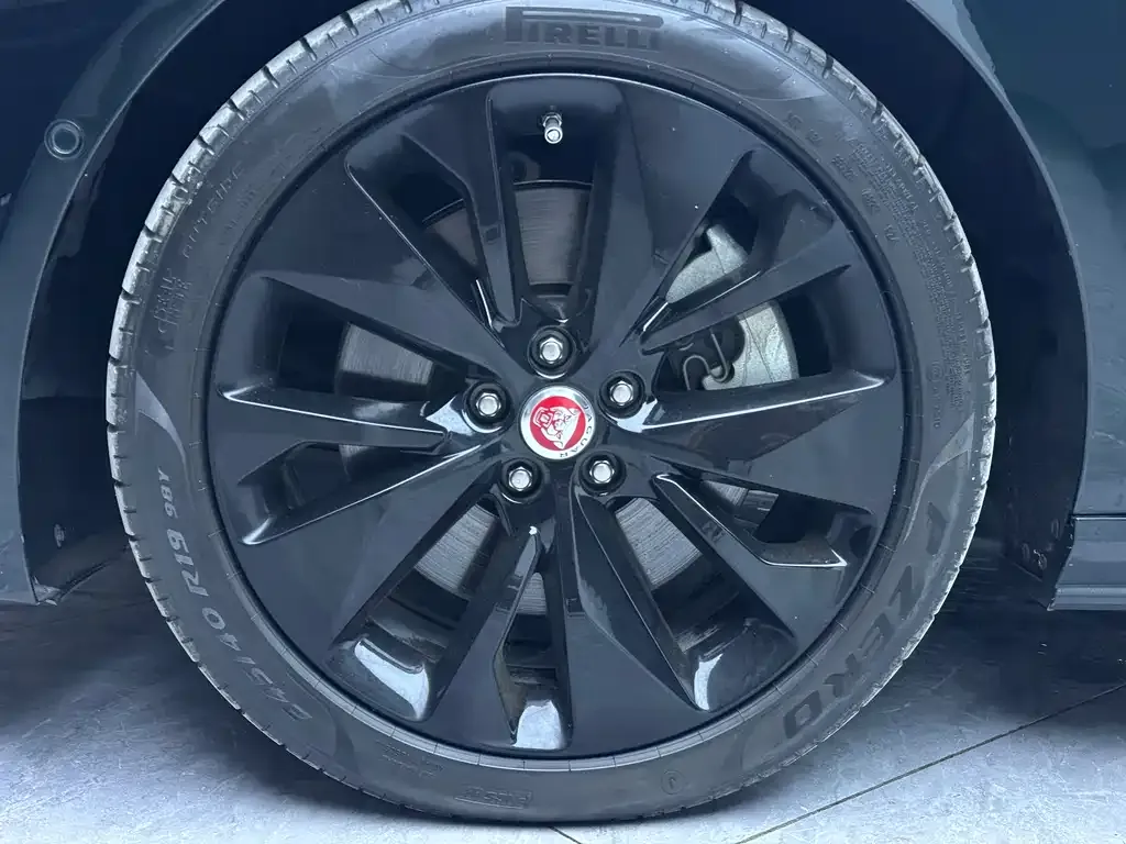 Jaguar XFL 2023 из CN, фото 10