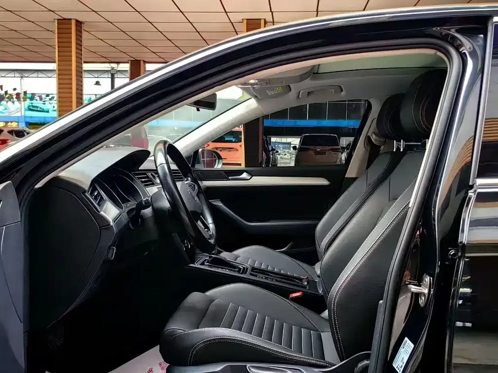 Volkswagen Magotan 2021 из CN, фото 4