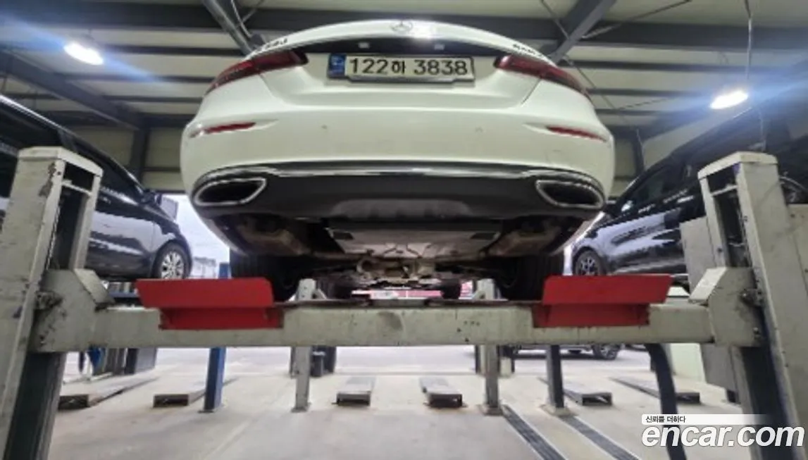 Mercedes-Benz E-Class 2021 из KR, фото 2