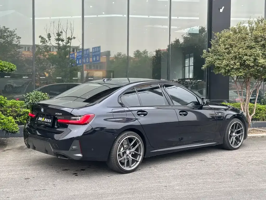 BMW 3 Series 2023 из CN, фото 7