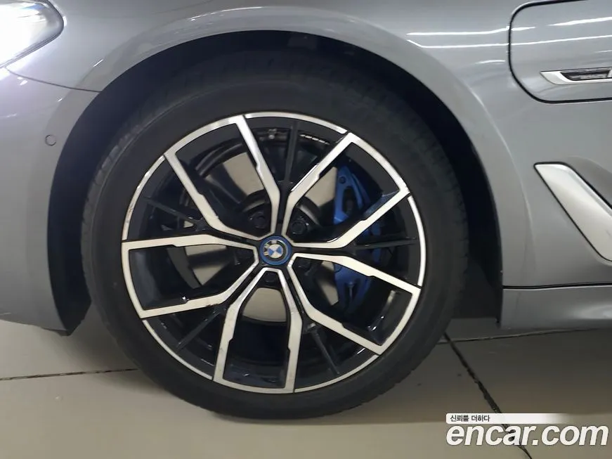 BMW 5-Series 2023 из KR, фото 5