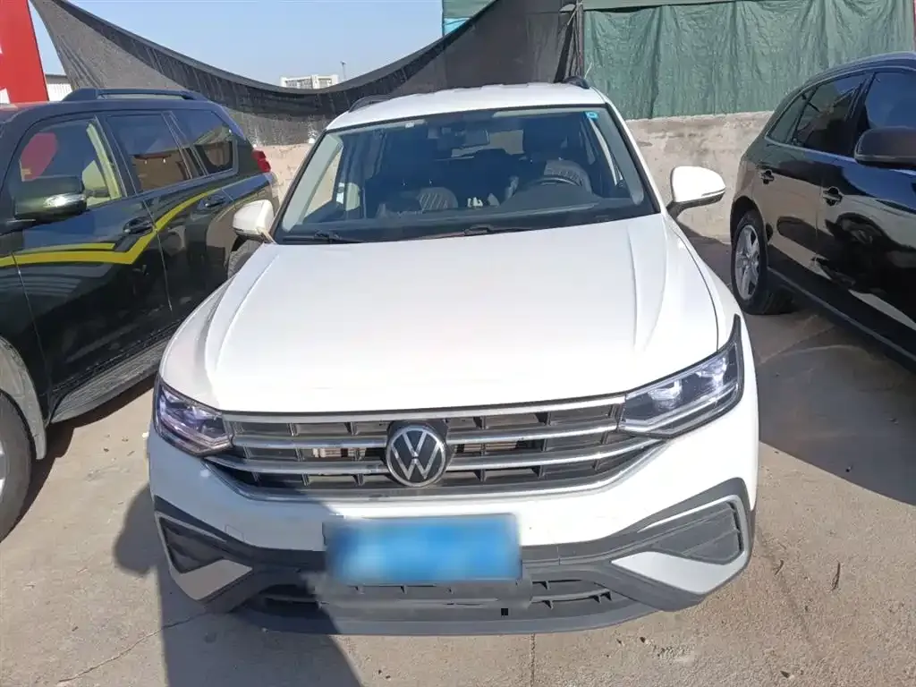 Volkswagen Tiguan L 2022 из CN, фото 3