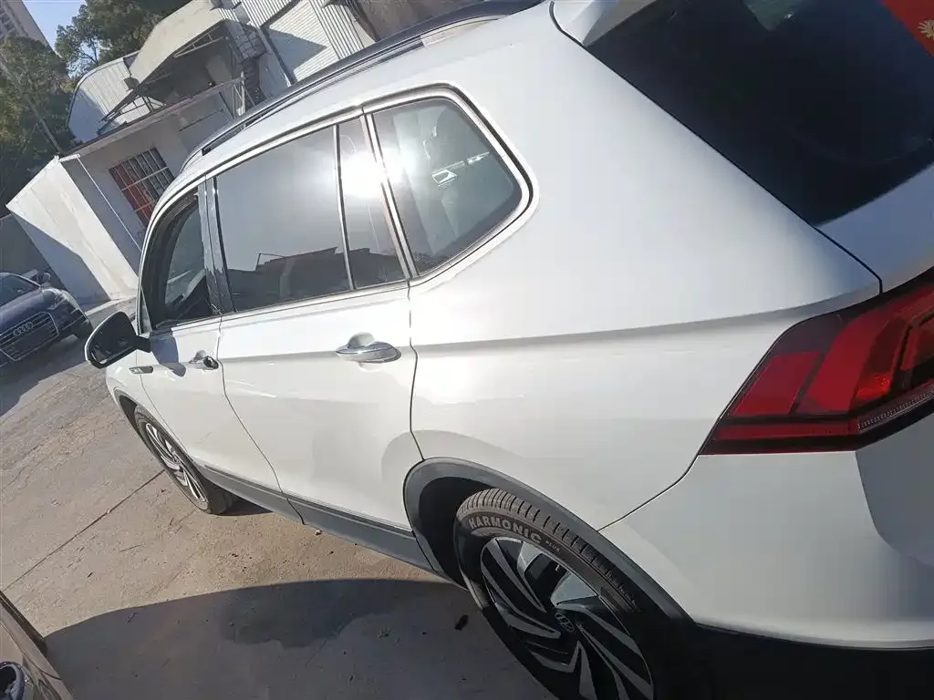 Volkswagen Tiguan L 2022 из CN, фото 5
