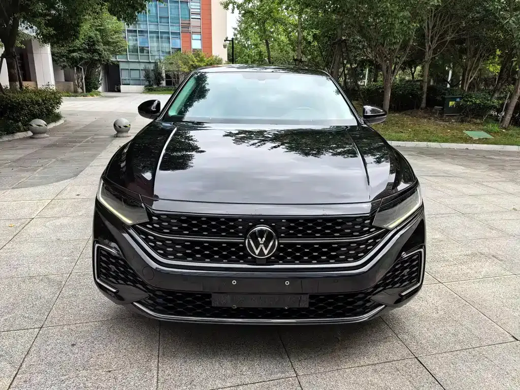Volkswagen Passat 2022 из CN, фото 1