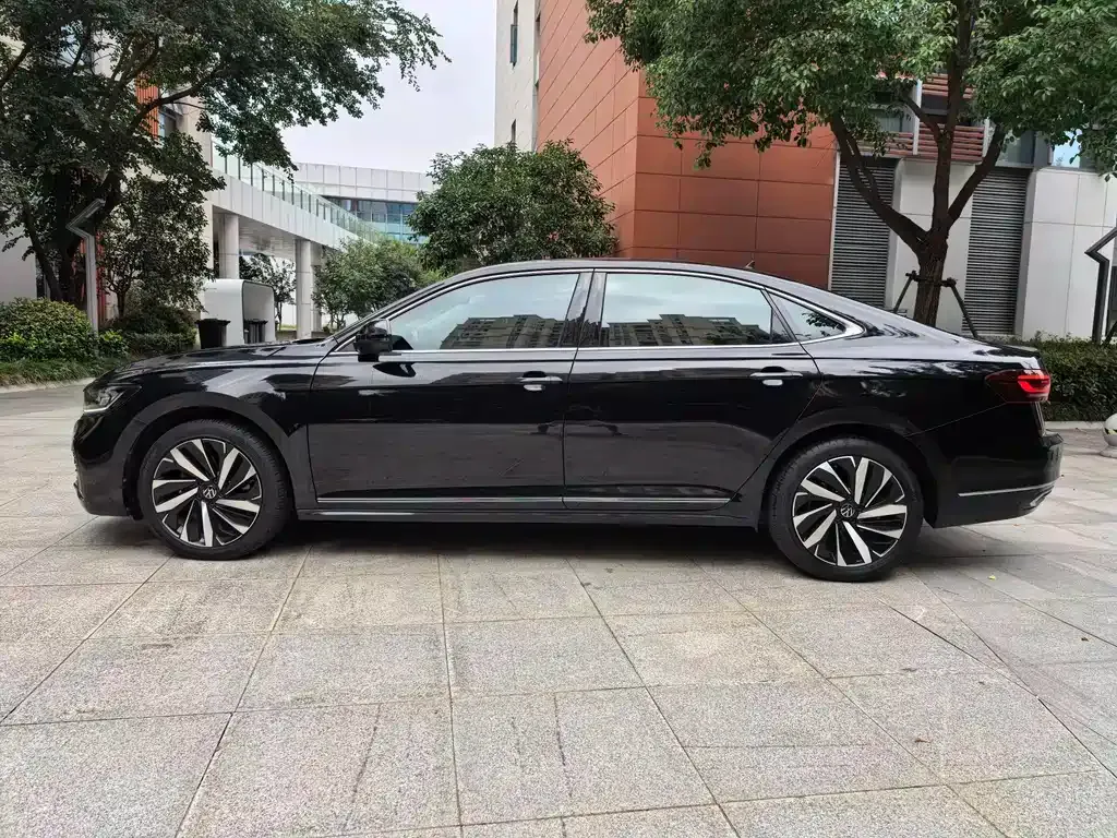 Volkswagen Passat 2022 из CN, фото 3