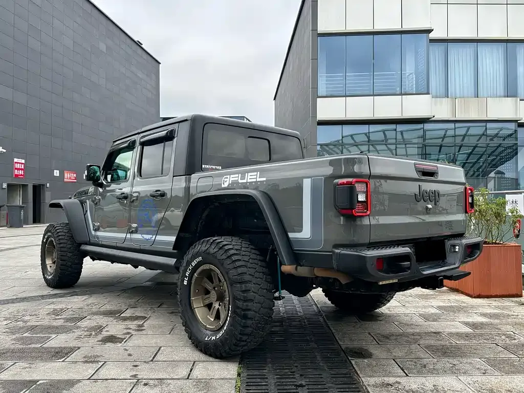 Jeep Gladiator — фото 4