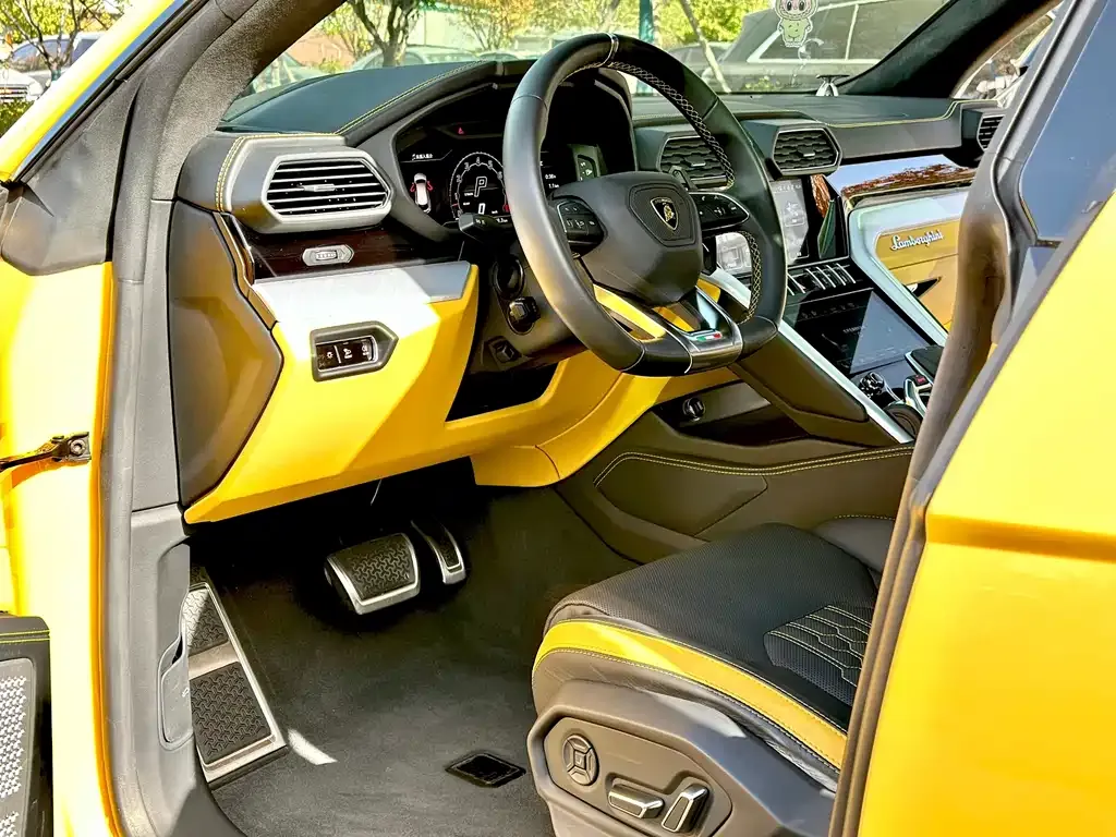 Lamborghini Urus 2023 из CN, фото 10
