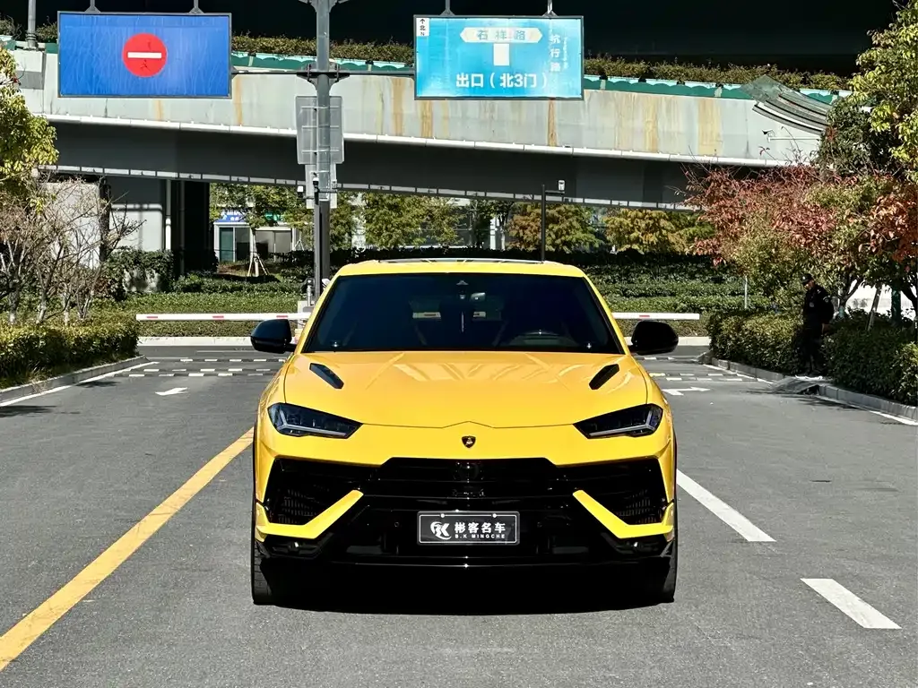 Lamborghini Urus 2023 из CN, фото 2