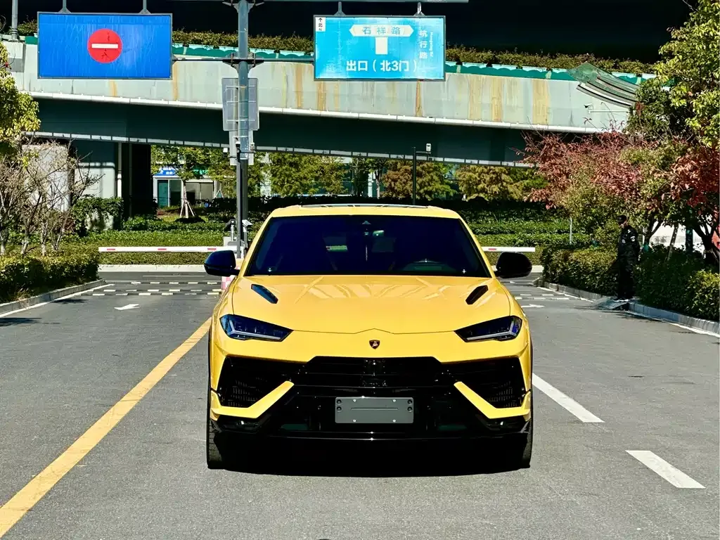 Lamborghini Urus 2023 из CN, фото 3