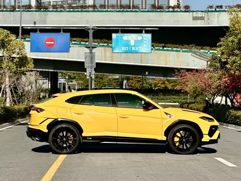 Lamborghini Urus 2023 из CN, фото 5