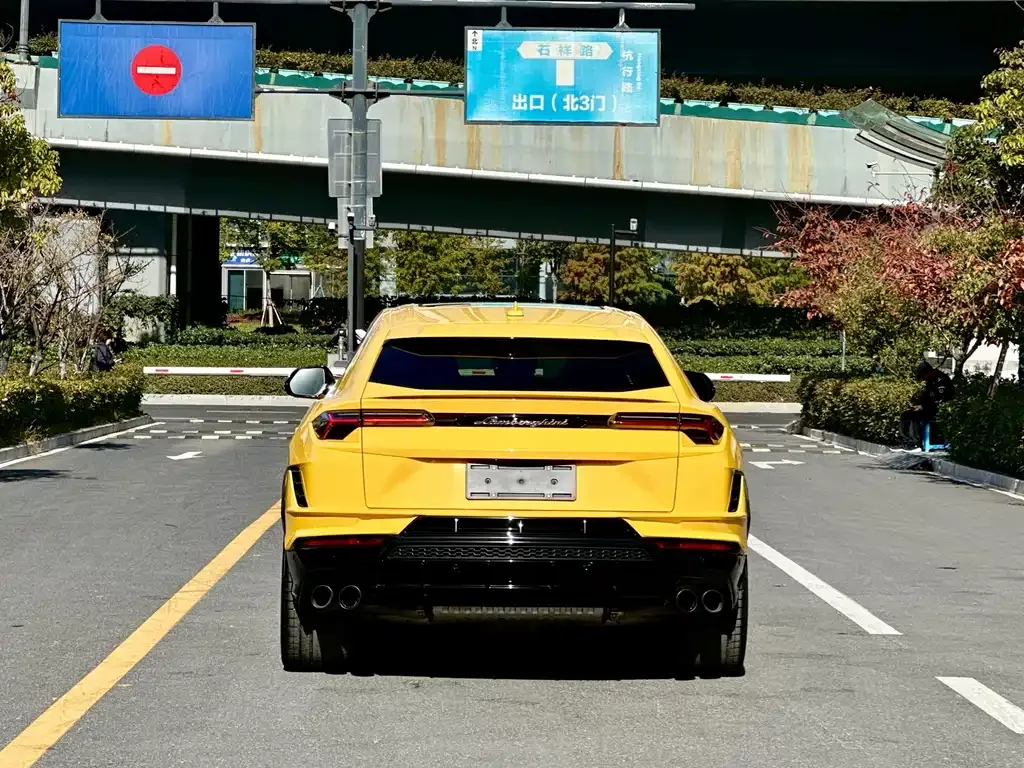 Lamborghini Urus 2023 из CN, фото 7