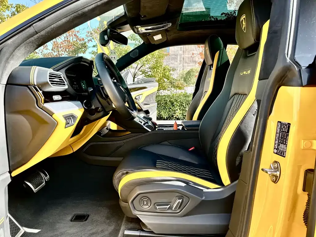 Lamborghini Urus 2023 из CN, фото 9