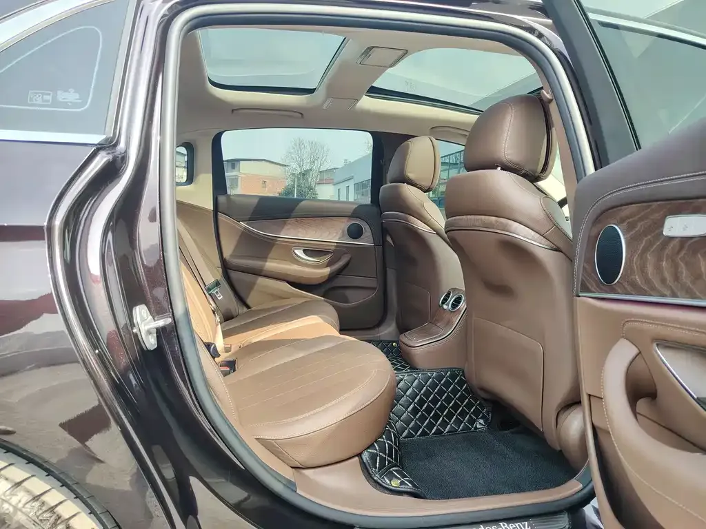 Mercedes-Benz E-Class 2023 из CN, фото 8