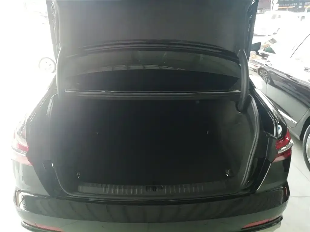 Audi A6L 2023 из CN, фото 9