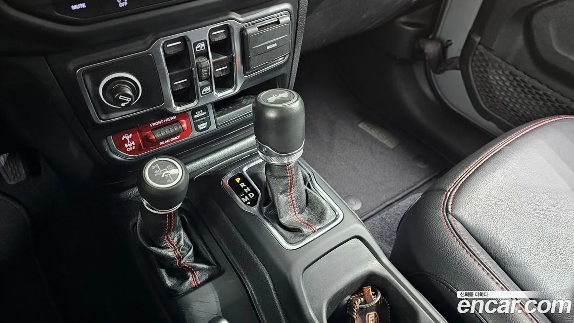 Jeep Wrangler 2022 из KR, фото 9