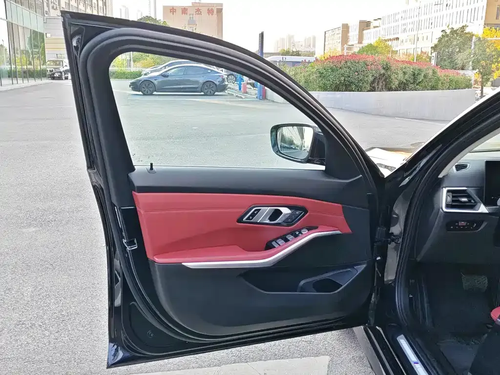 BMW 3 Series 2025 из CN, фото 10