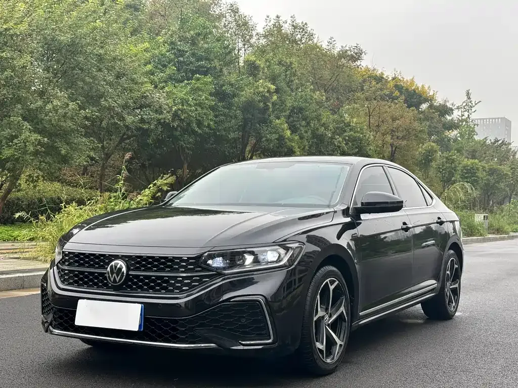 Volkswagen Passat 2022 из CN, фото 1