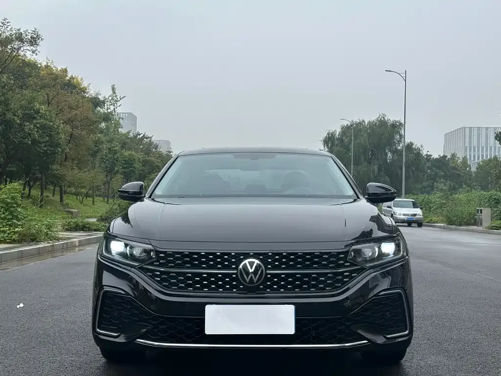 Volkswagen Passat 2022 из CN, фото 2